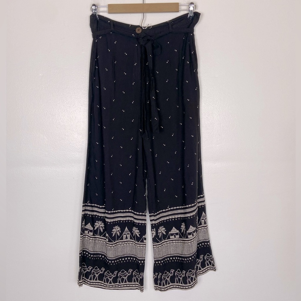 Akkriti Women Wide Leg Pants L Black Cropped Festival Artsy Novelty Print Camels